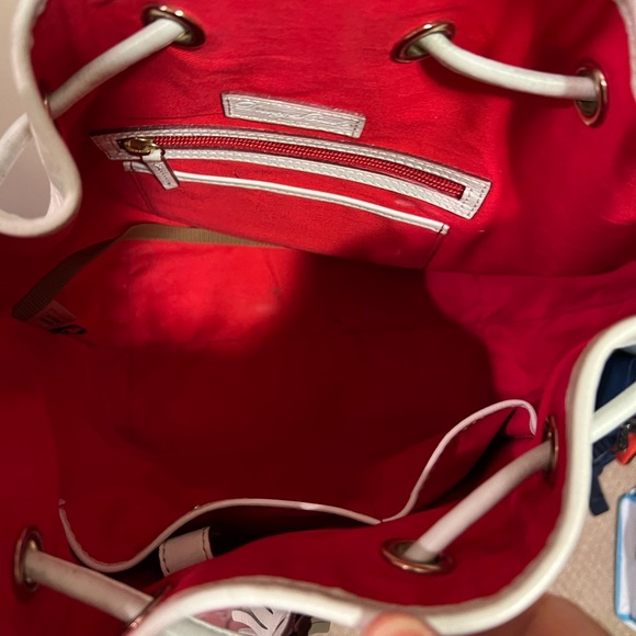 Doonie & Bourke bucket bag in white - Picture 4 of 11